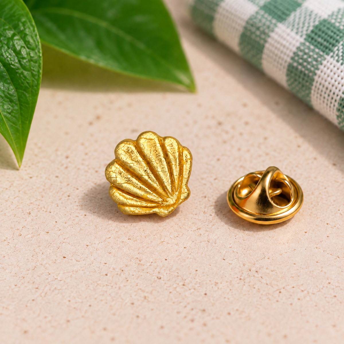 Gold Clam Shell